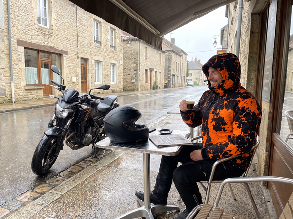 SPLASHRIDE Biker im Regen