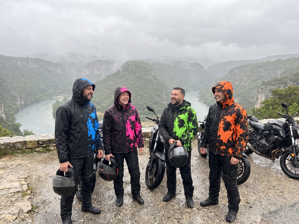 SPLASHRIDE Biker im Regen