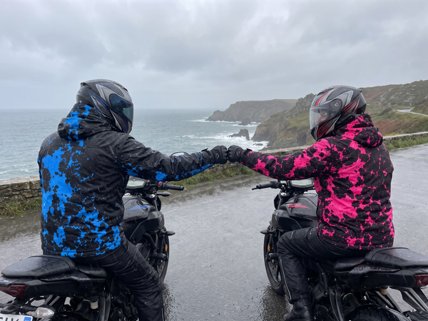 SPLASHRIDE Biker im Regen
